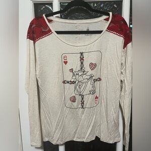 NWT Disney Shanghai Queen of Hearts long sleeve tee Size M